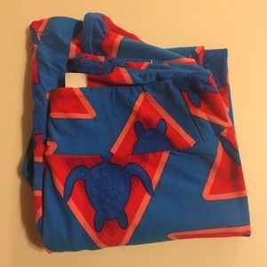 Lularoe OS Turtle Leggings